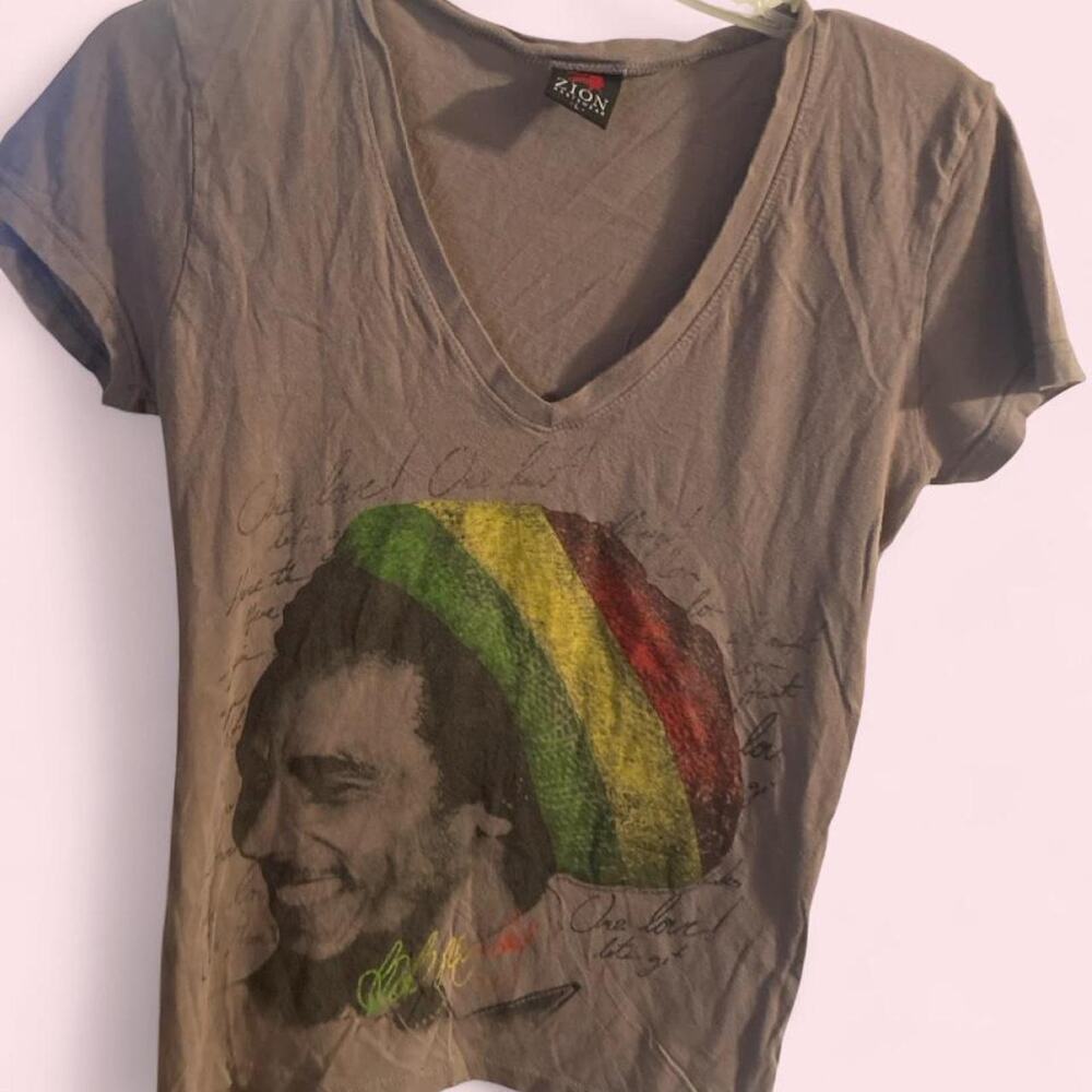 Gray bob marley graphic tee